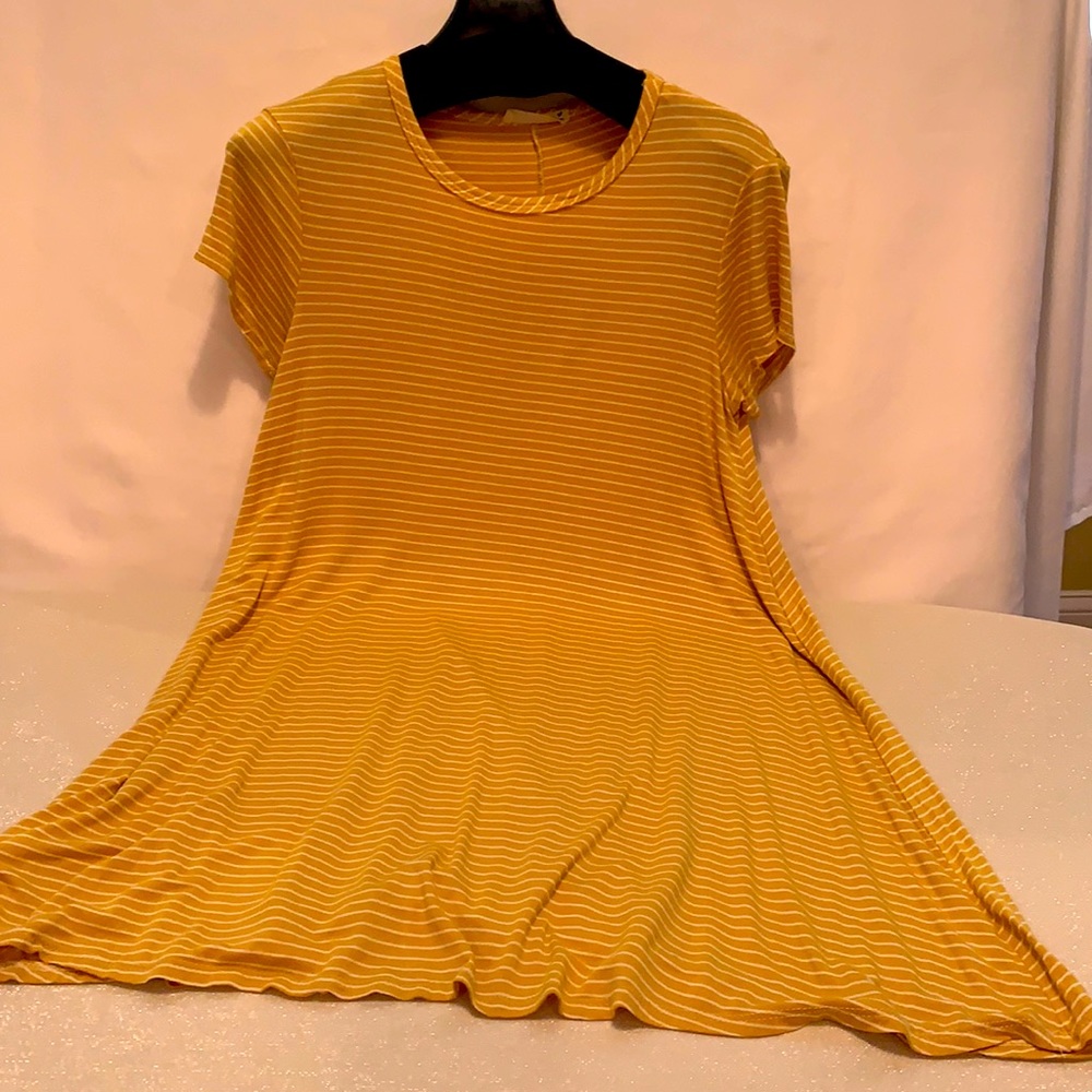 Forever Rose Centure Dark Yellow Dress Size Large